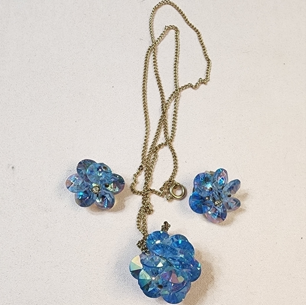 SKY BLUE RIVOLI EARRINGS and NECKLACE set - Picture 3 of 10
